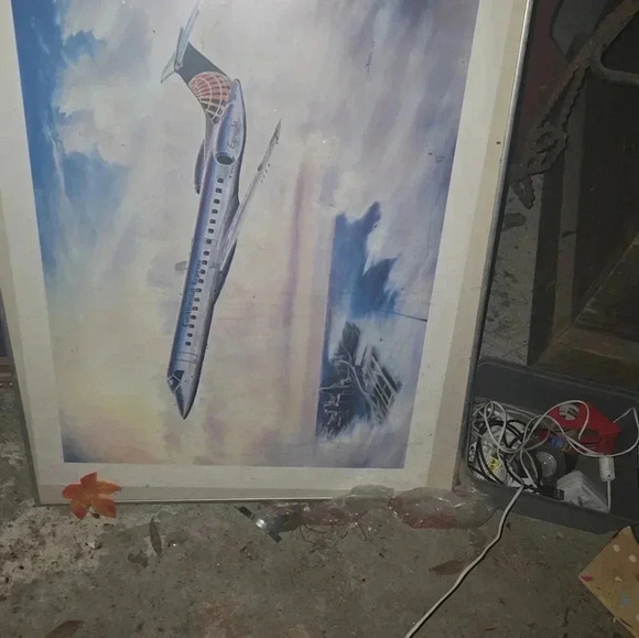 Random Vintage Vase Glassware Paintings/Pictures - Picture 5 of 5